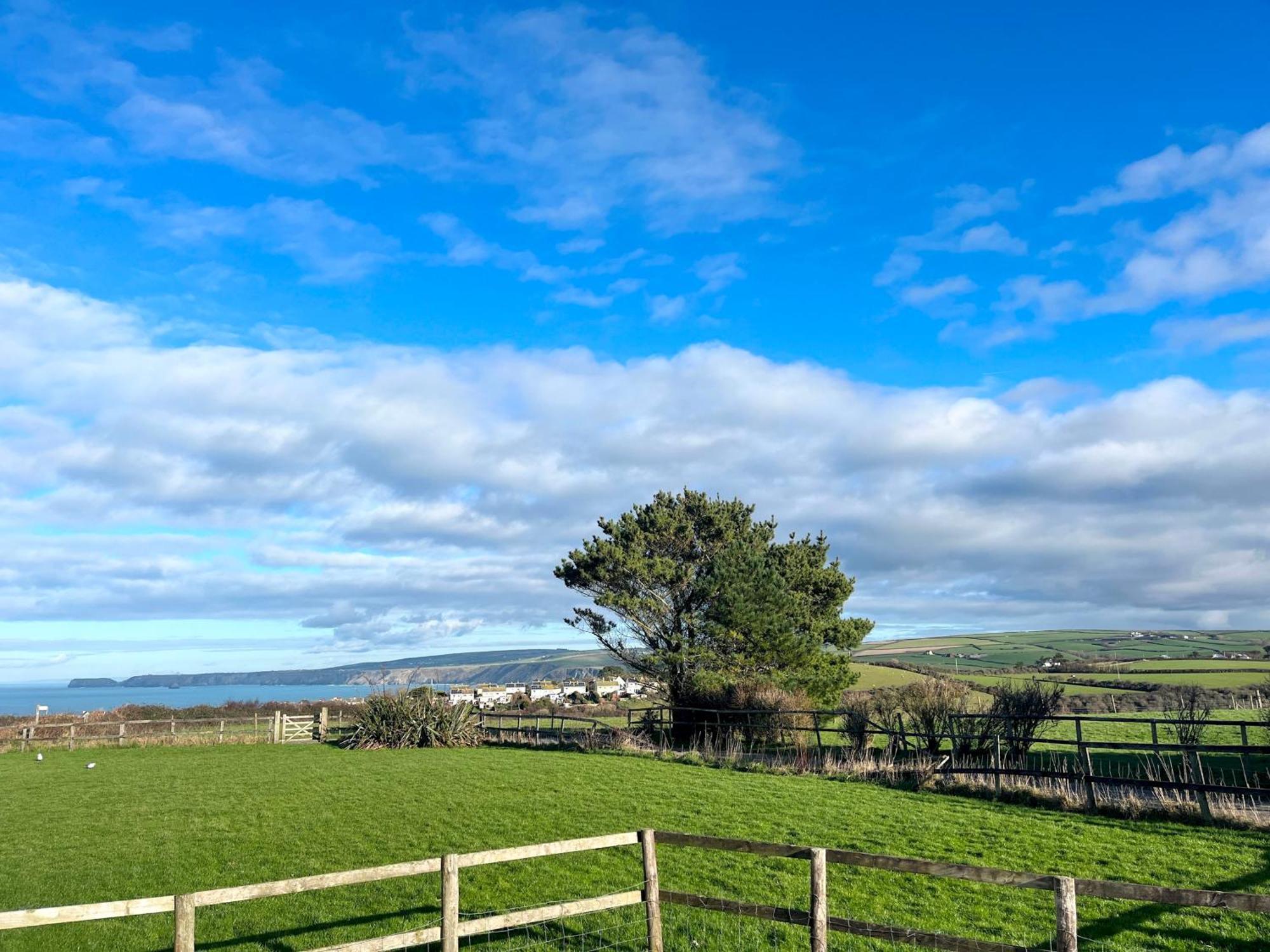 Spacious Home Sleeps 6 Short Walk To Port Isaac Village & Stunning Views Exterior photo